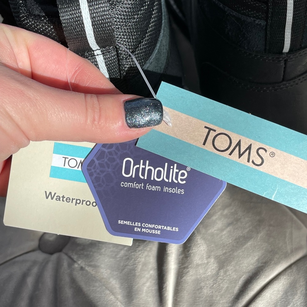 TOMS Boots - Picture 5 of 11